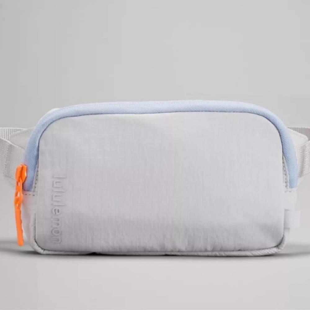 Lululemon mini belt bag